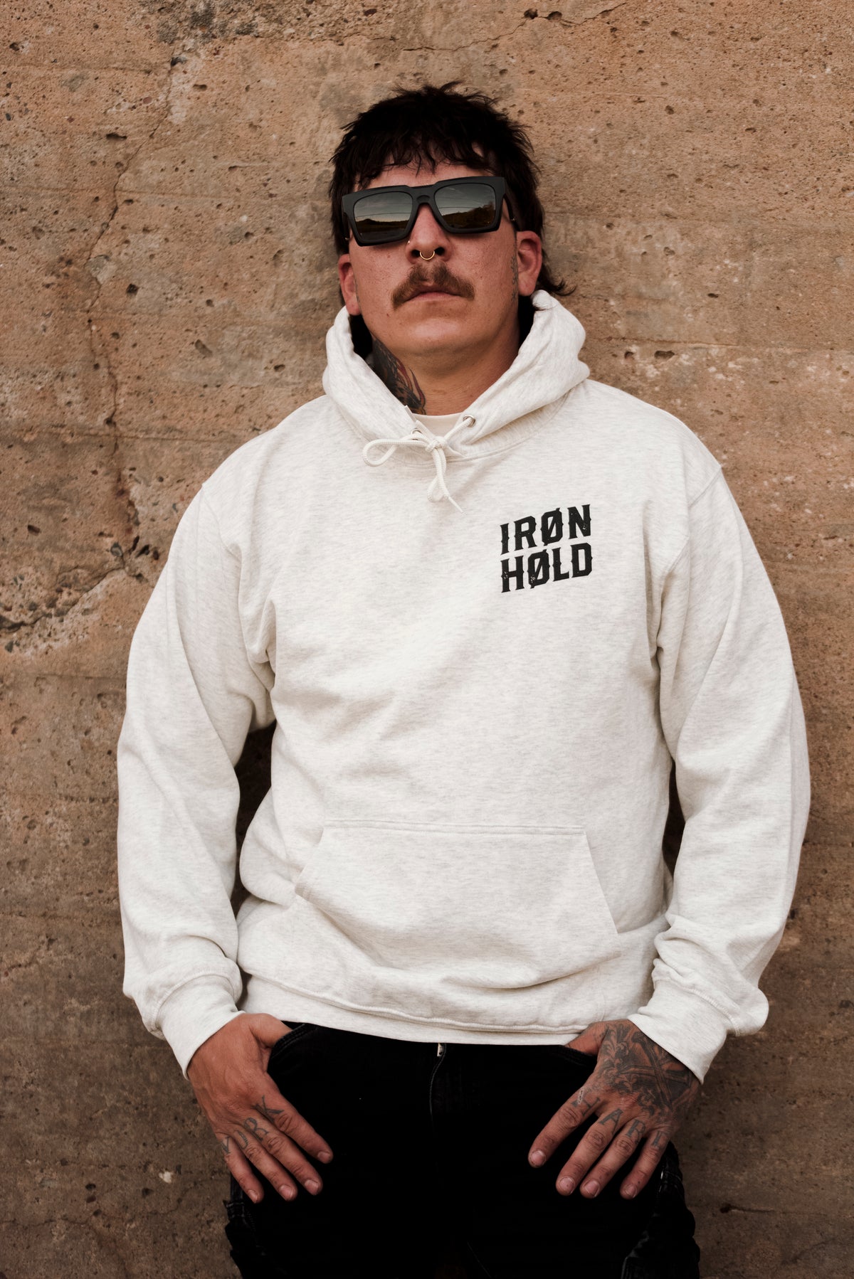 HOODIE | IRØNHØLD | CREAM