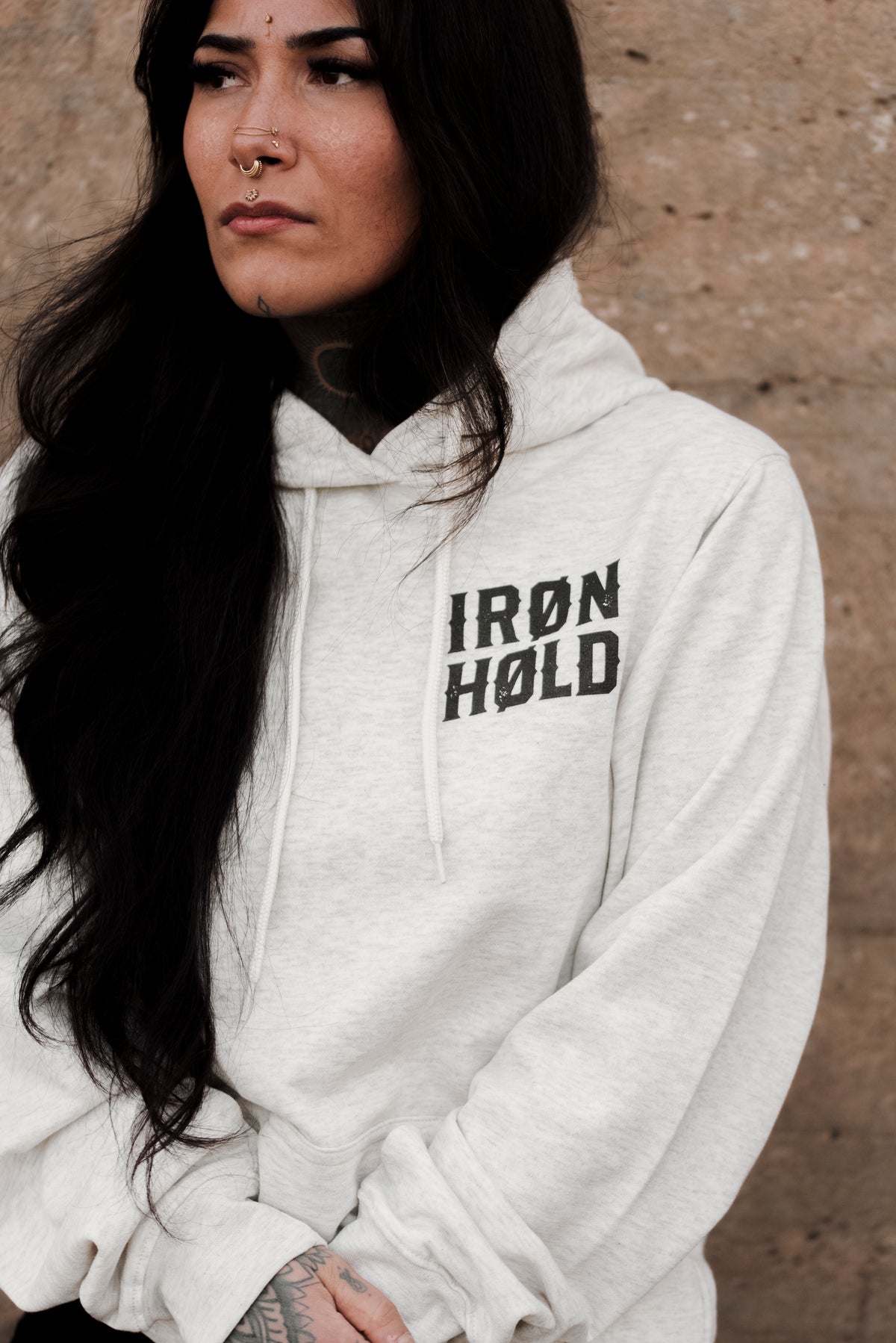HOODIE | IRØNHØLD | CREAM