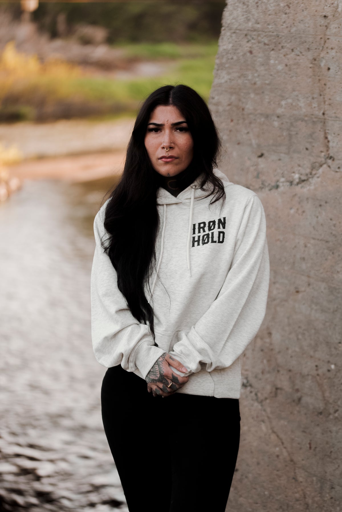 HOODIE | IRØNHØLD | CREAM