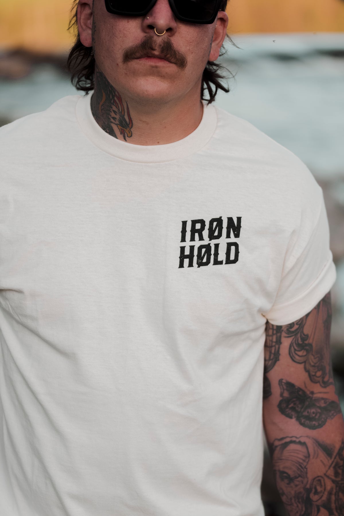 TSHIRT | IRØNHØLD | CREAM