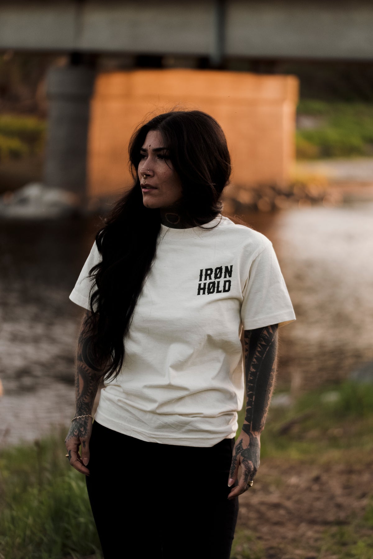 TSHIRT | IRØNHØLD | CREAM